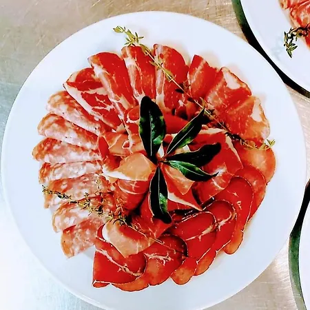 Osteria La Riva بيت ضيافة *